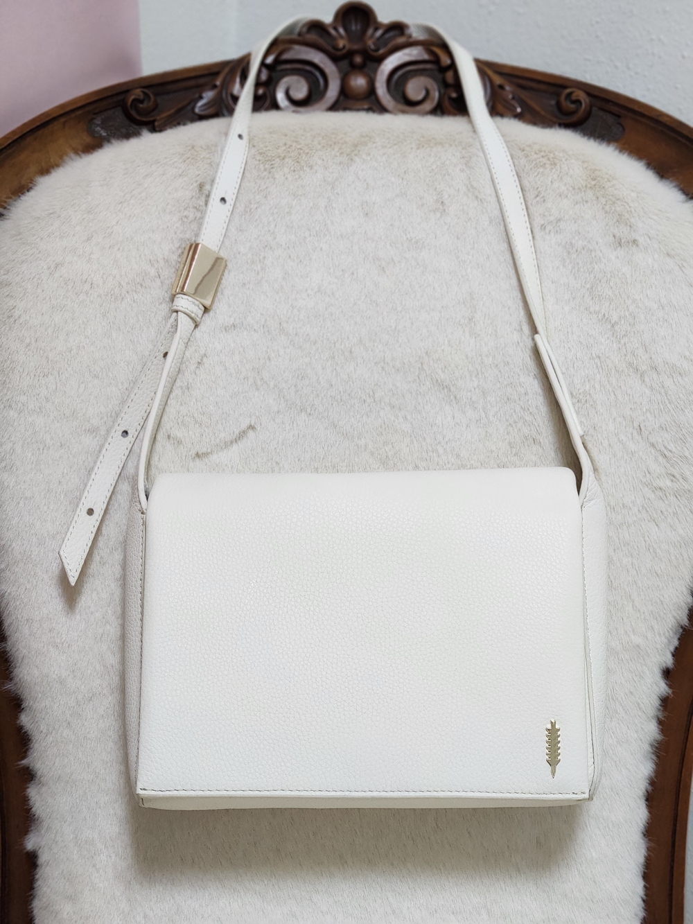 Elegant White Leather Crossbody with Gold Accent